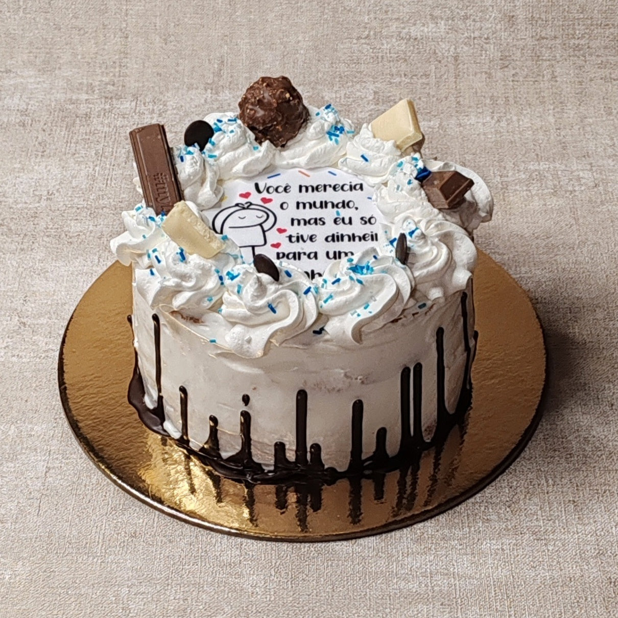 Bolos aniversário com frases personalizadas