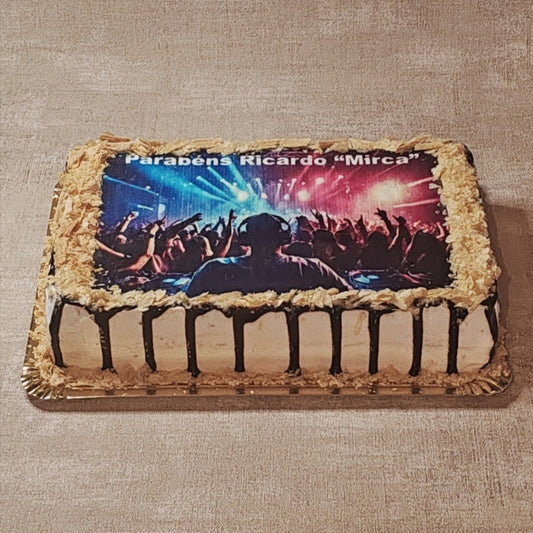 Bolo aniversário retangular variado com história
